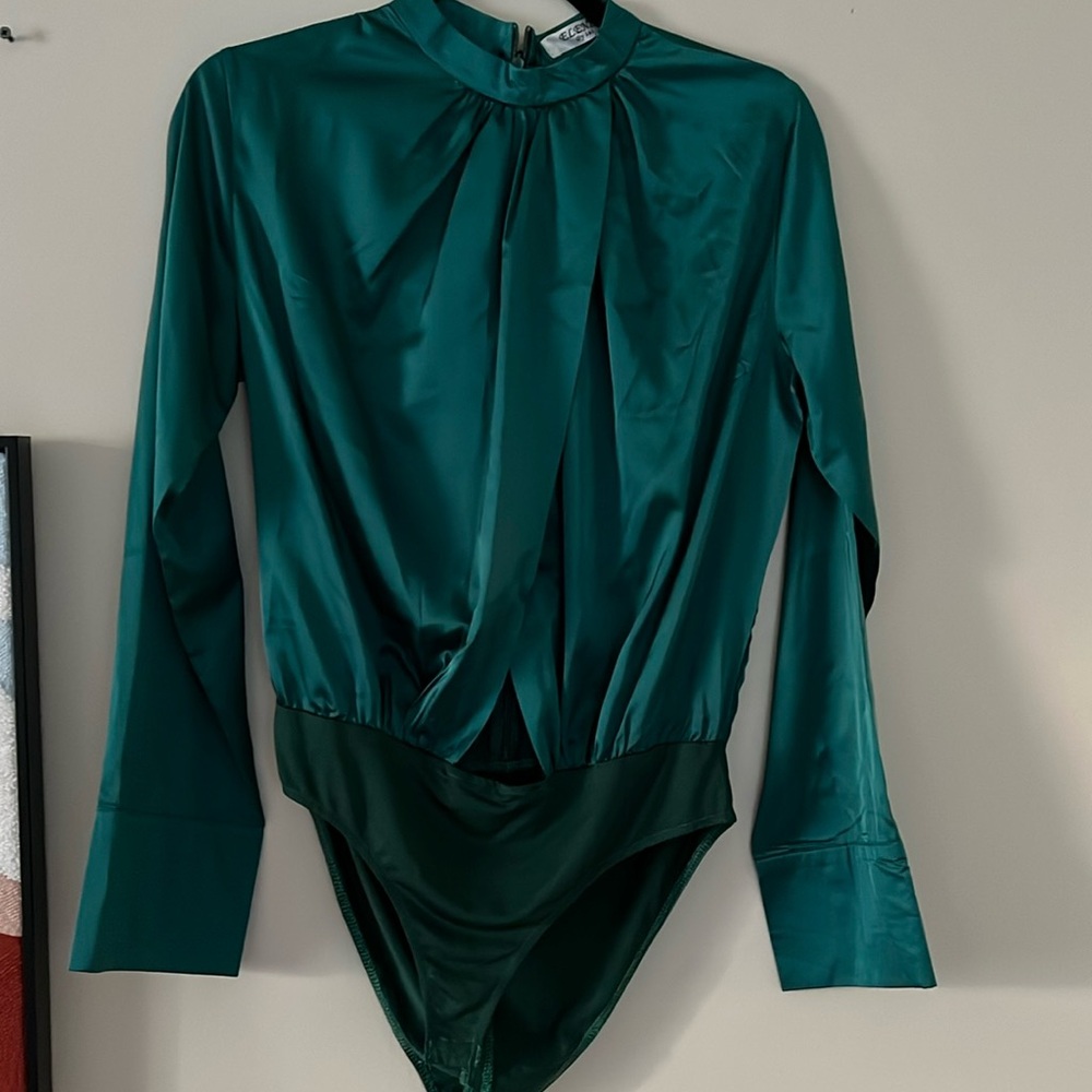 Open front Emerald green satin blouse!